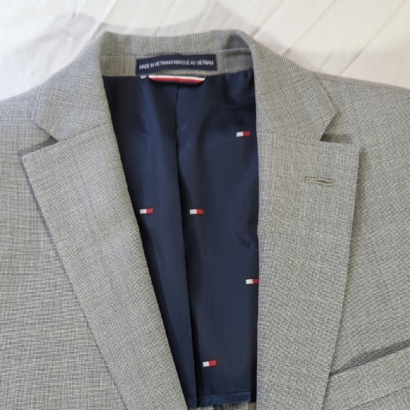 Men's TOMMY HILFINGER Gray Blazer 40L AMAZING,SHARP DRESSED MAN.. - Picture 2 of 16